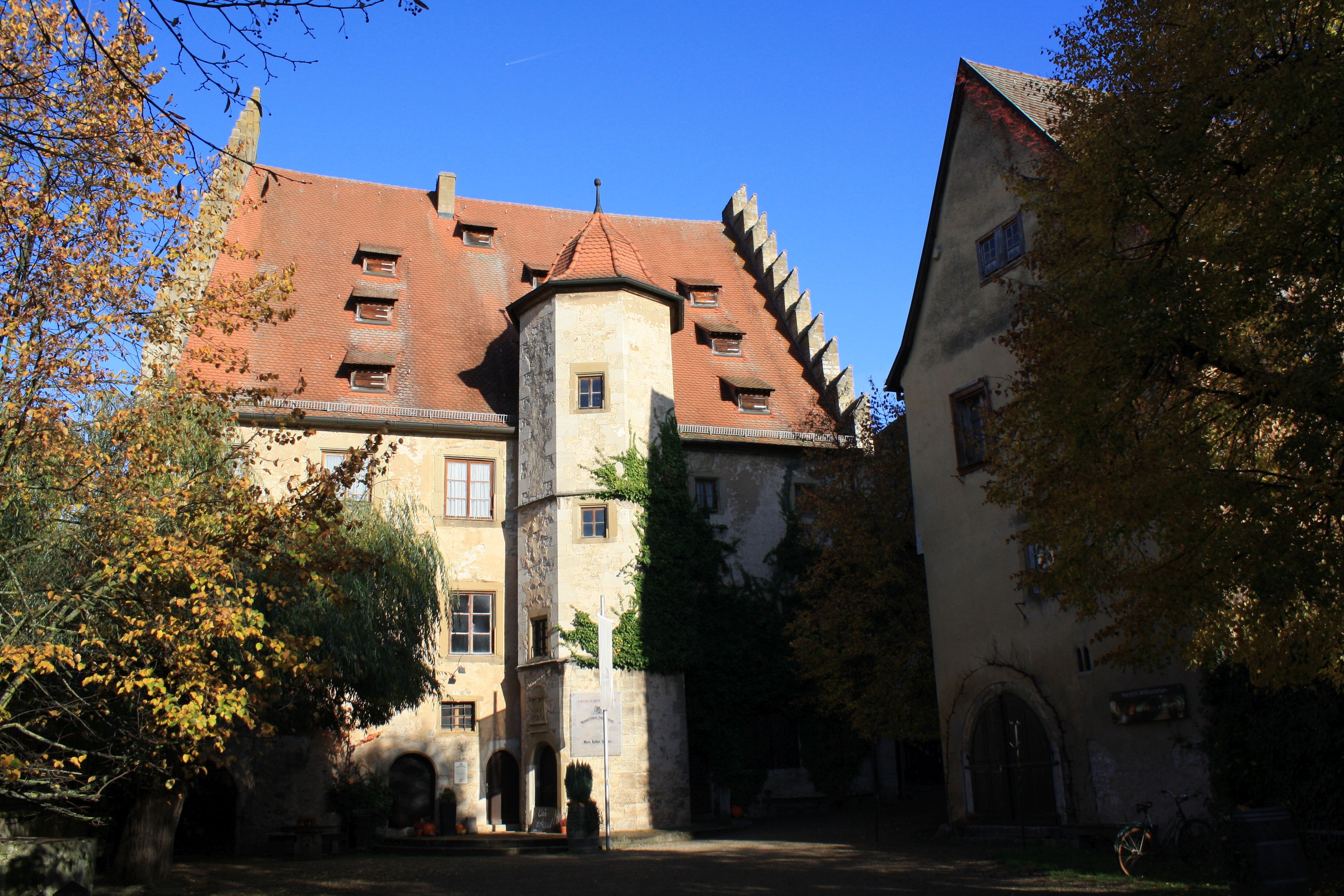 SCHLOSS SOMMERHAUSEN, Franken - BIO